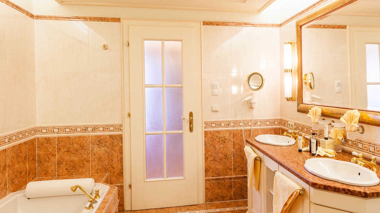 Photo of Bathroom in Maurach