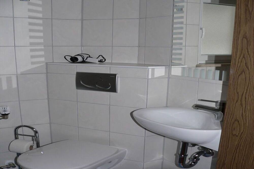 Photo of Bathroom in Schwarzenbruck