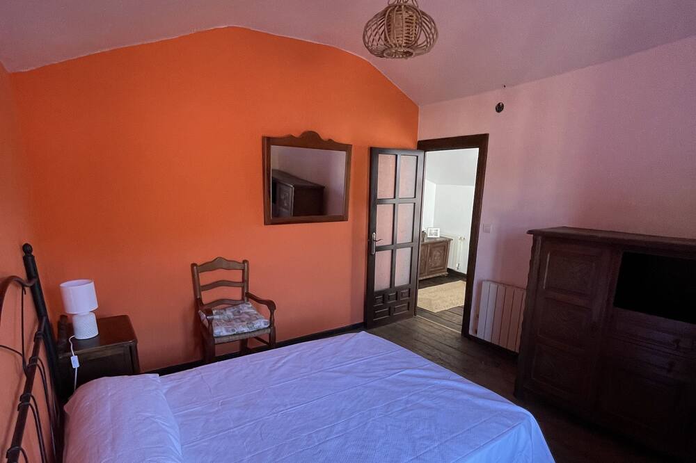 Photo of Bedroom in Novales