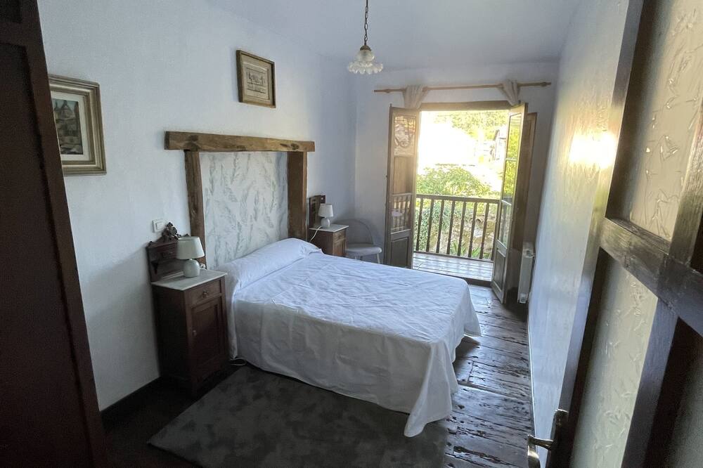 Photo of Bedroom in Novales