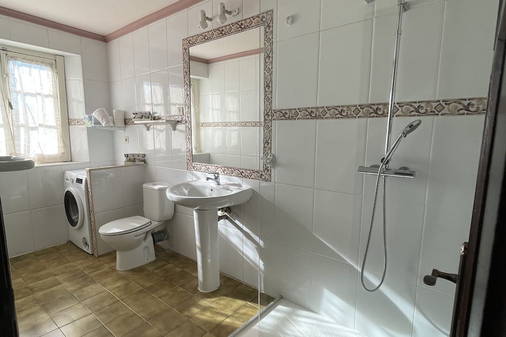 Photo of Bathroom in Novales