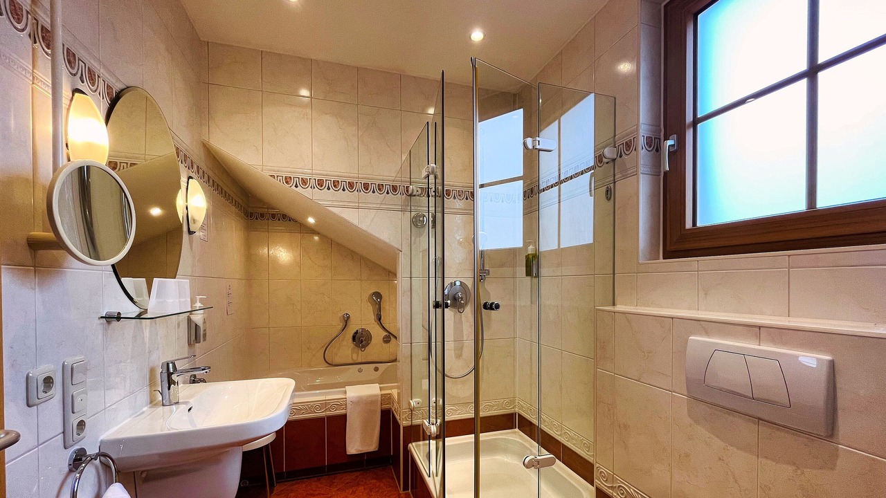 Photo of Bathroom in Horn