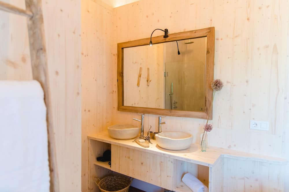 Photo of Bathroom in Alvados