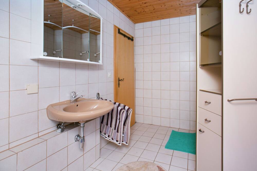 Photo of Bathroom in Feld