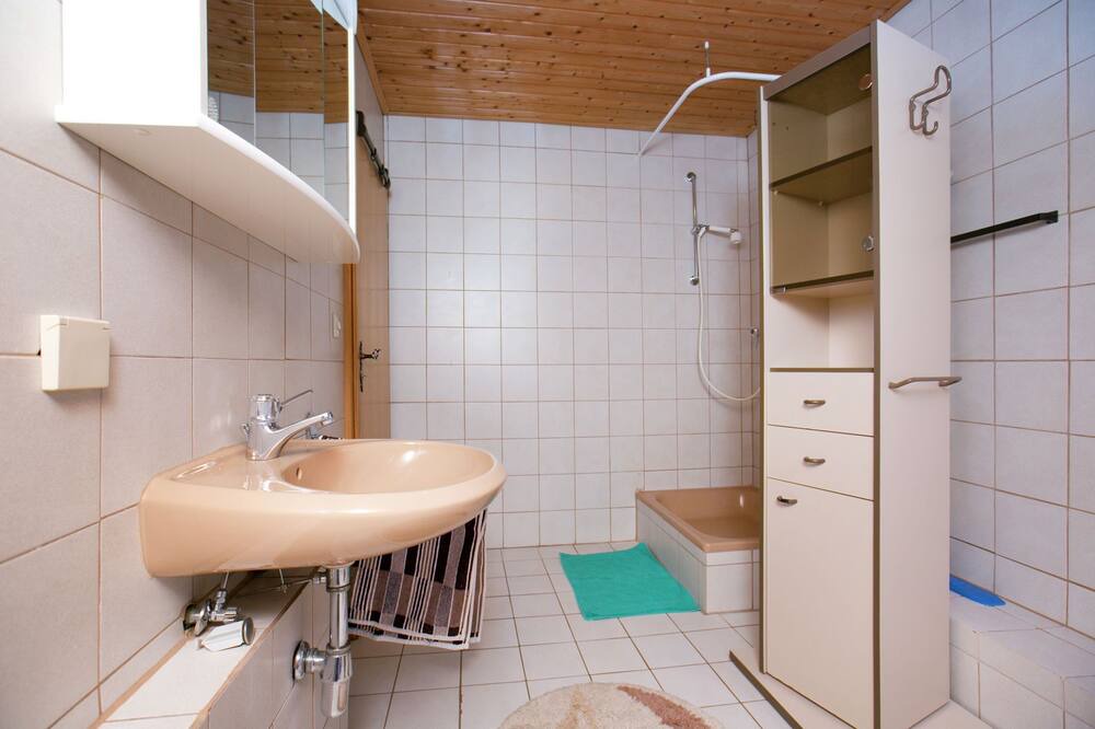 Photo of Bathroom in Feld