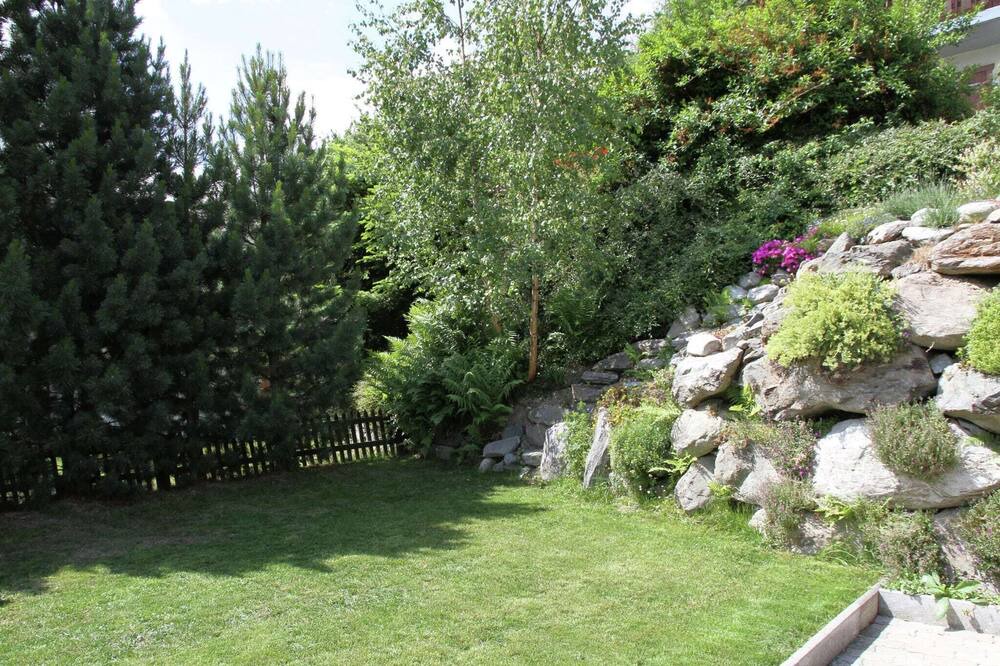 Photo of Outdoor in Saclentse