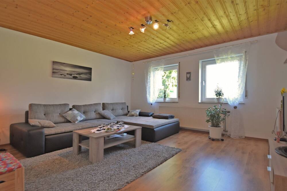 Photo of Livingroom in Goessweinstein