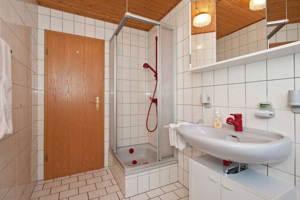 Photo of Bathroom in Goessweinstein