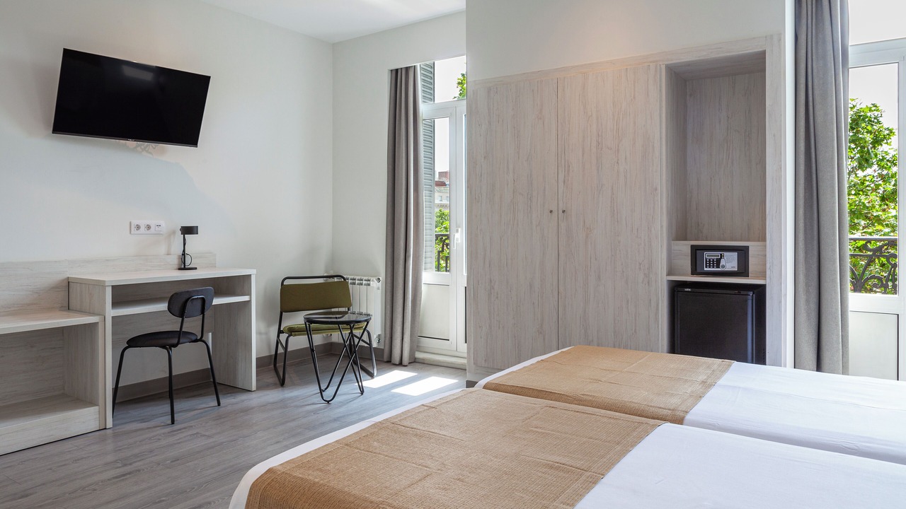 Photo of Bedroom in Golden Triangle of Art