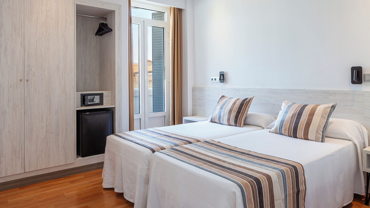 Photo of Bedroom in Golden Triangle of Art