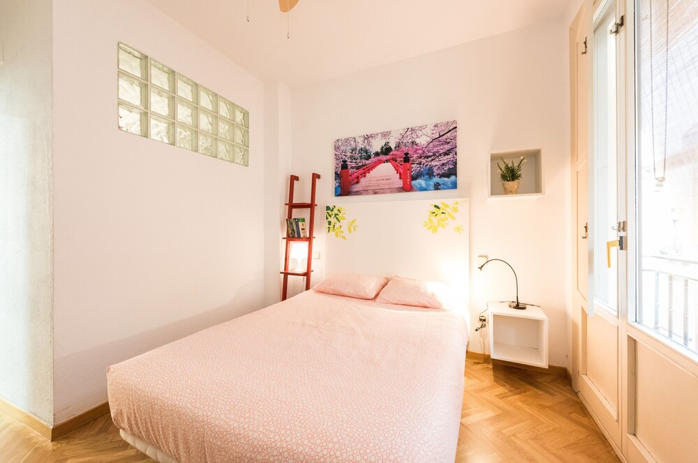 Photo of Bedroom in Embajadores