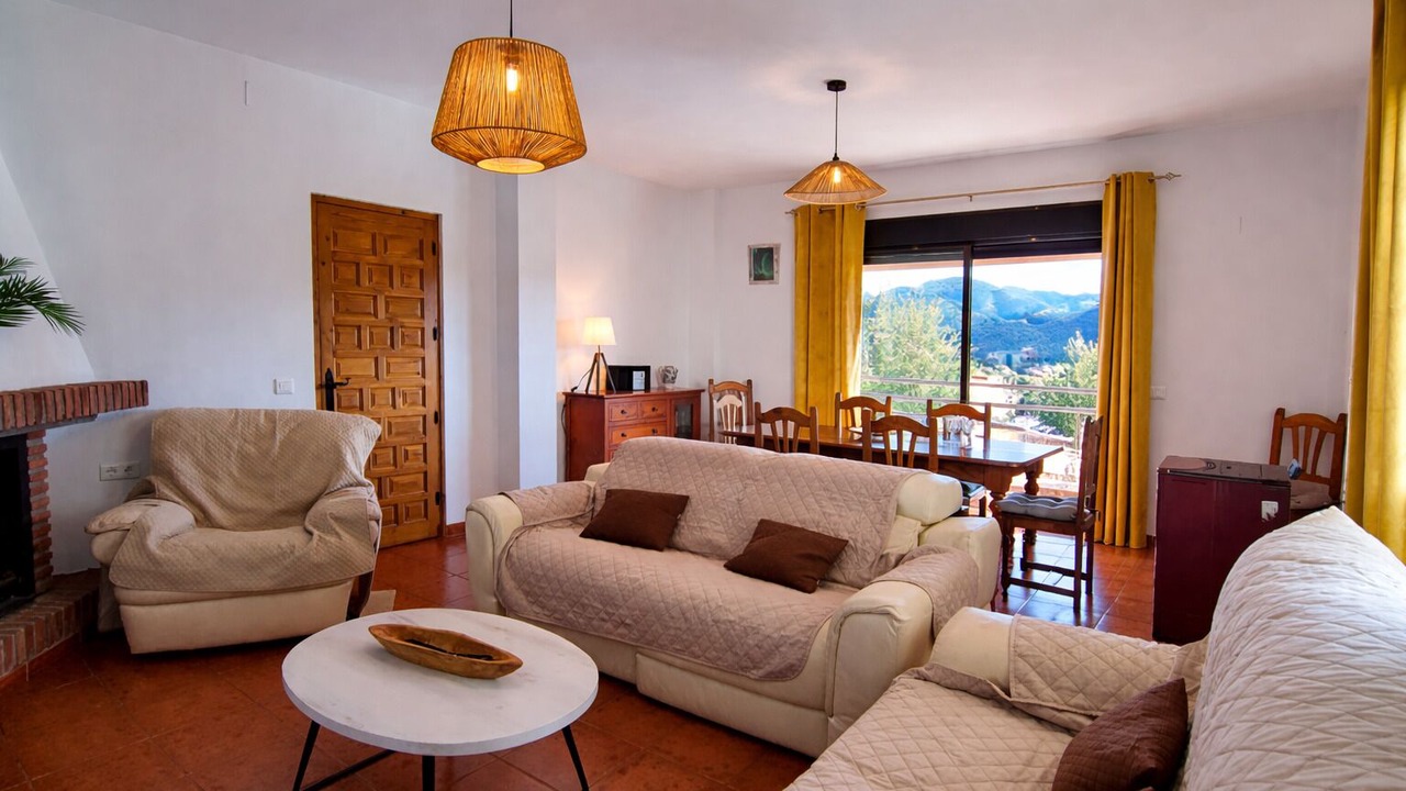 Photo of Livingroom in Comares