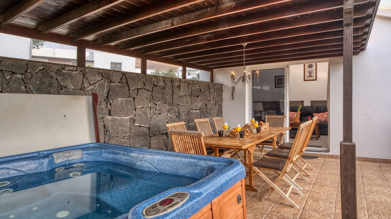 Photo of Outdoor in Tias