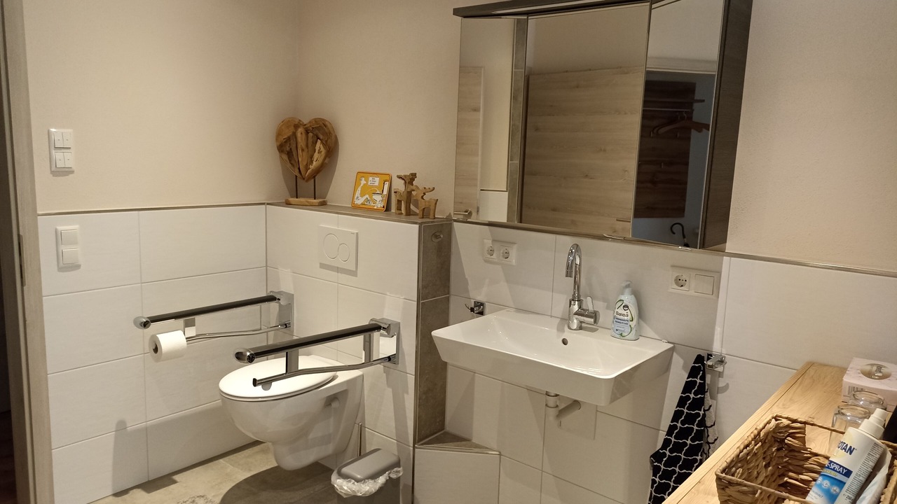 Photo of Bathroom in Ebing
