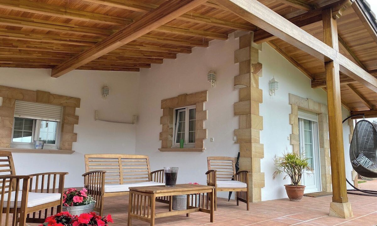 Photo of Patio Balcony in Los Corrales de Buelna