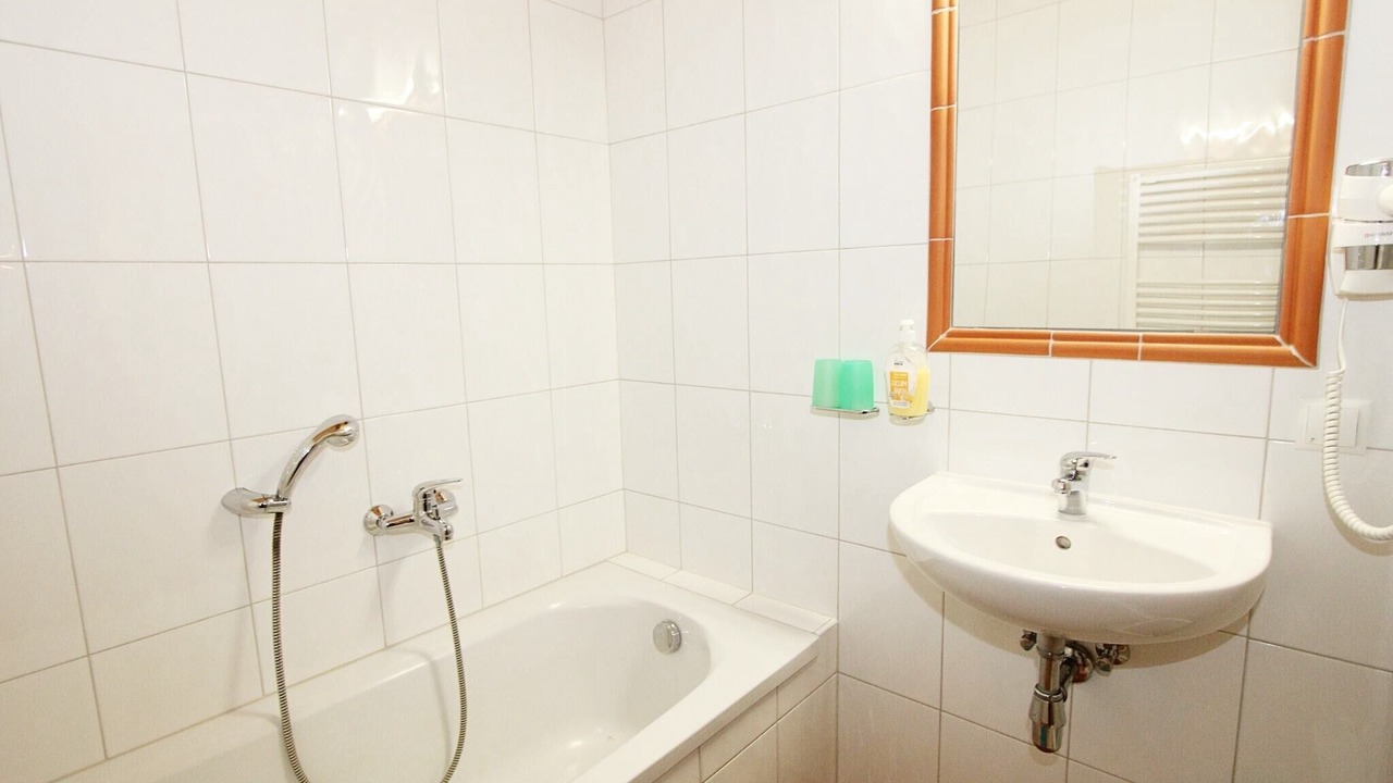 Photo of Bathroom in Huben