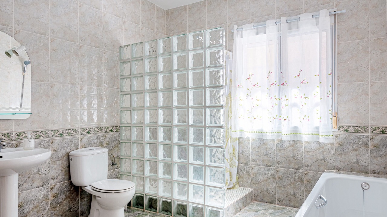 Photo of Bathroom in Almogia
