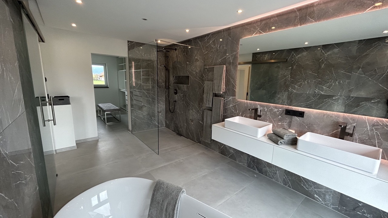 Photo of Bathroom in Raubling