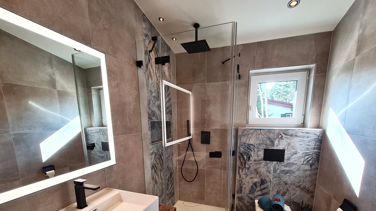Photo of Bathroom in Roth