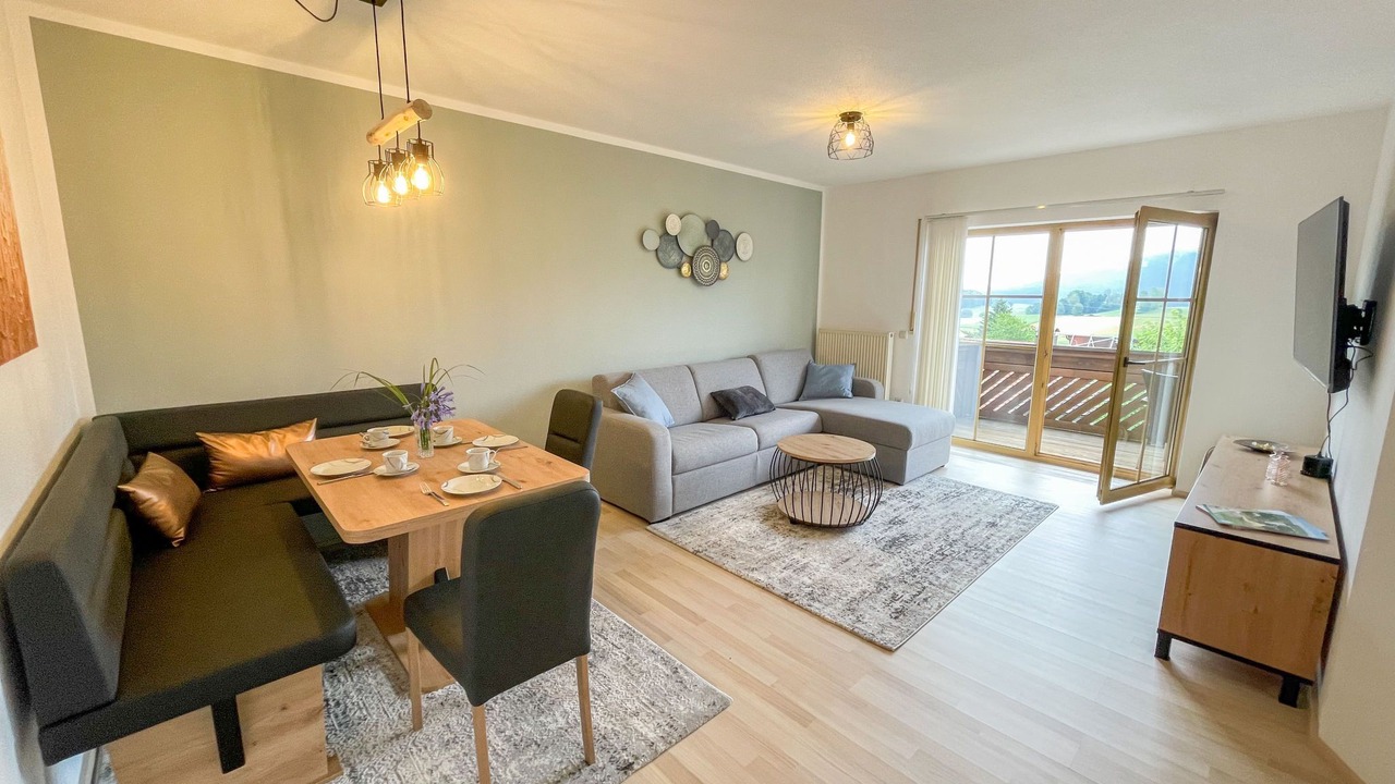 Photo of Livingroom in March