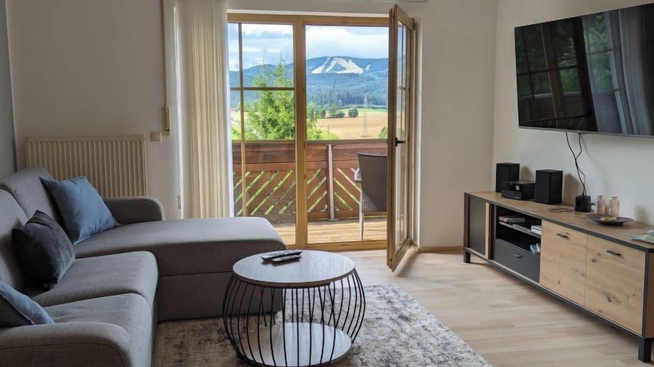 Photo of Livingroom in March