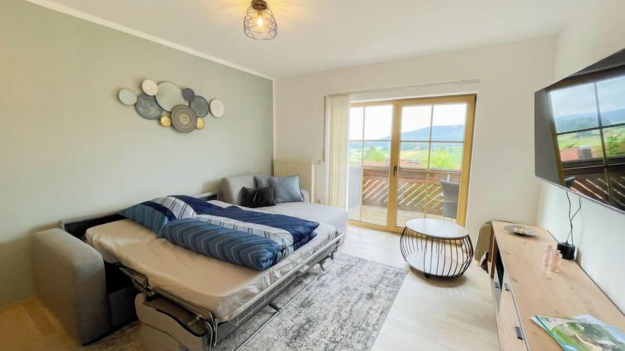 Photo of Livingroom in March