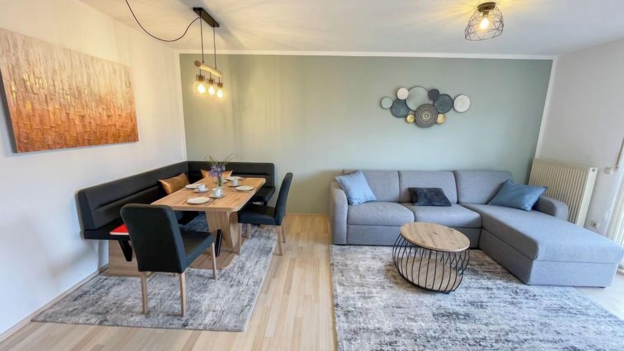 Photo of Livingroom in March