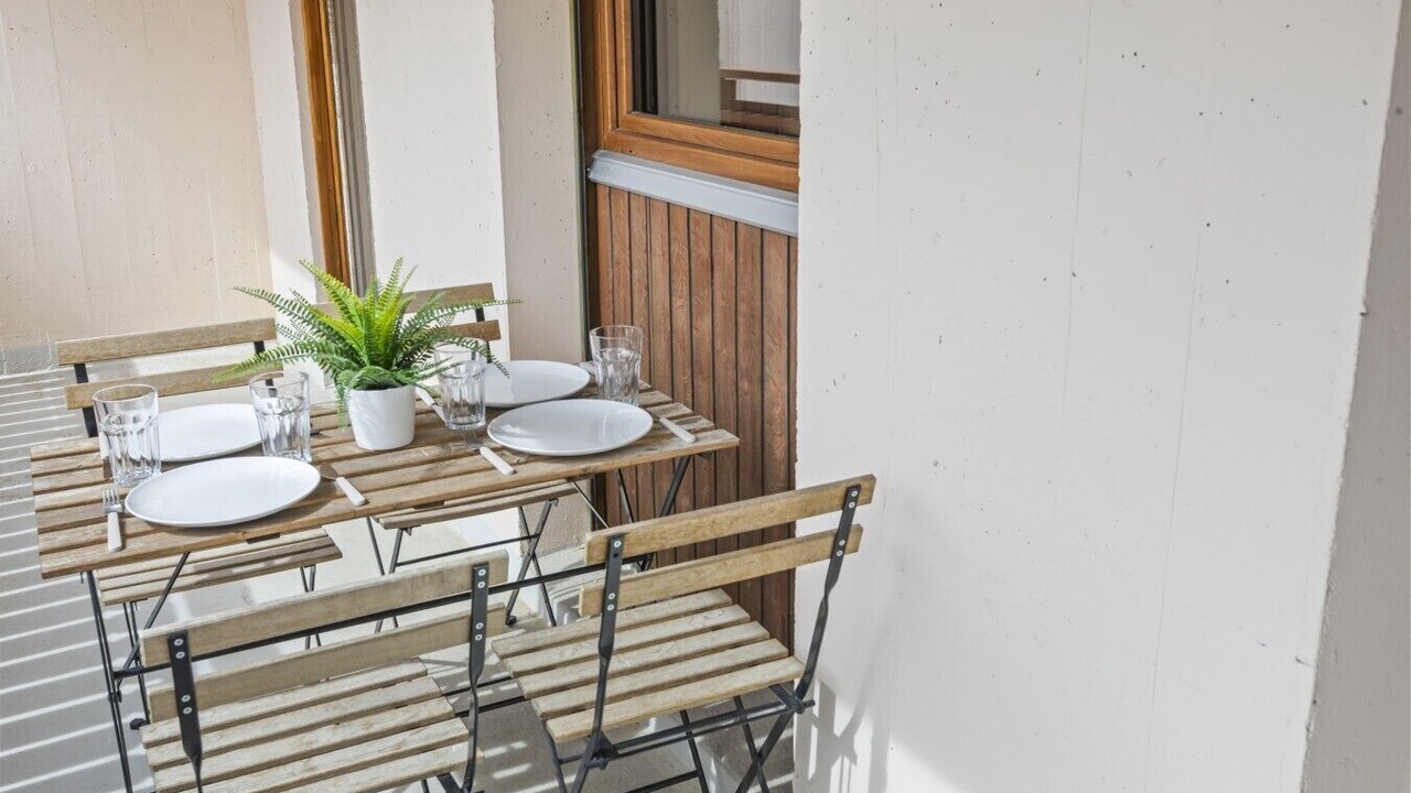 Photo of Outdoor in Noes