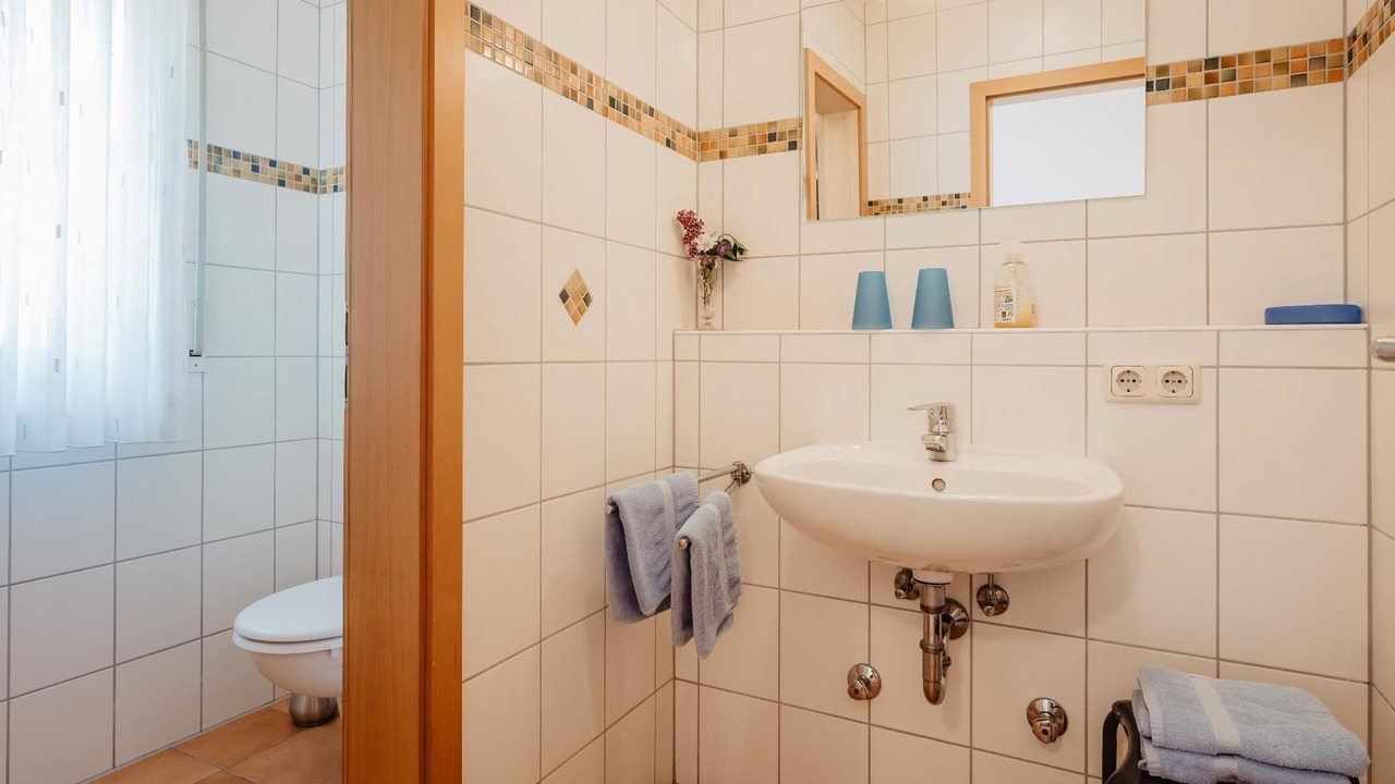 Photo of Bathroom in Wurding