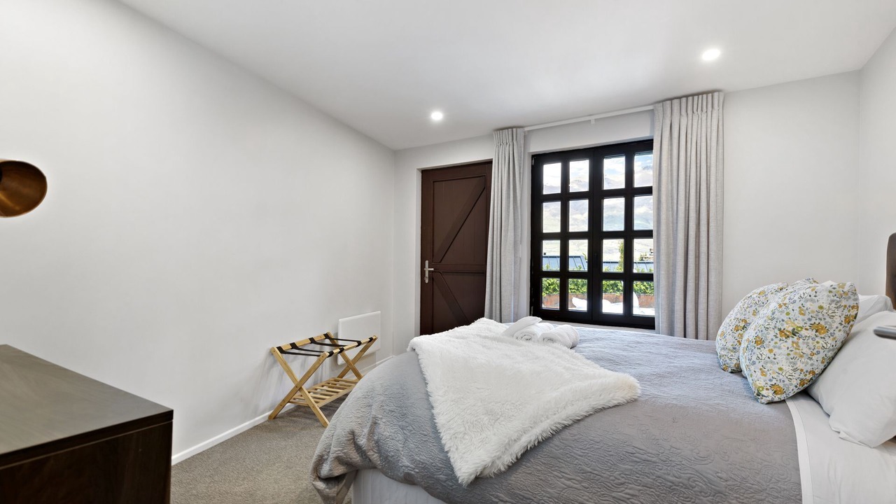 Photo of Bedroom in Sunshine Bay