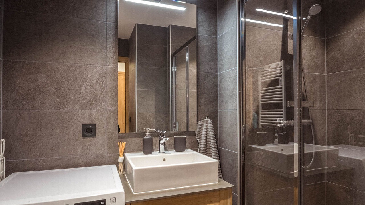 Photo of Bathroom in Les Praz-de-Chamonix