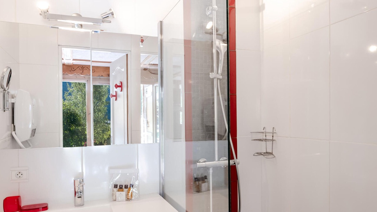 Photo of Bathroom in Les Praz-de-Chamonix