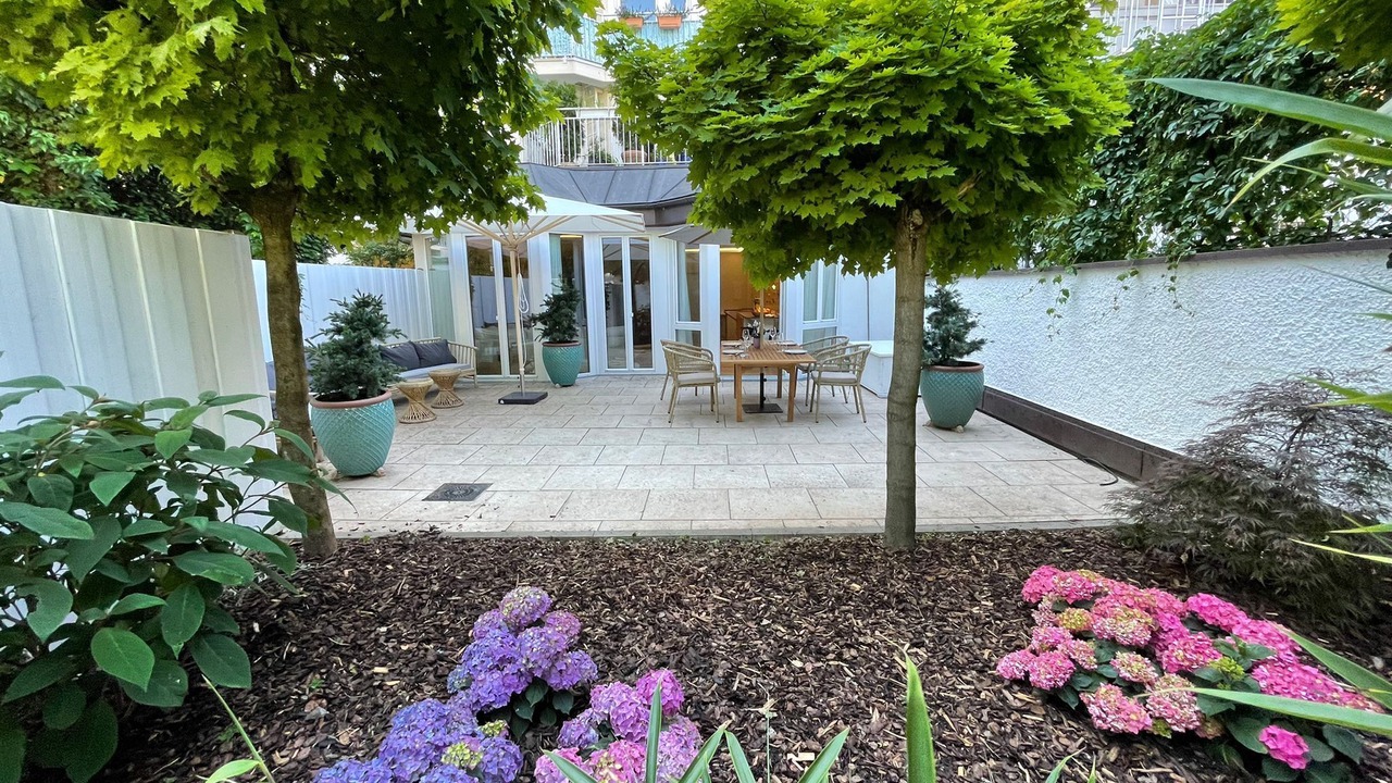 Photo of Outdoor in Munchner Freiheit