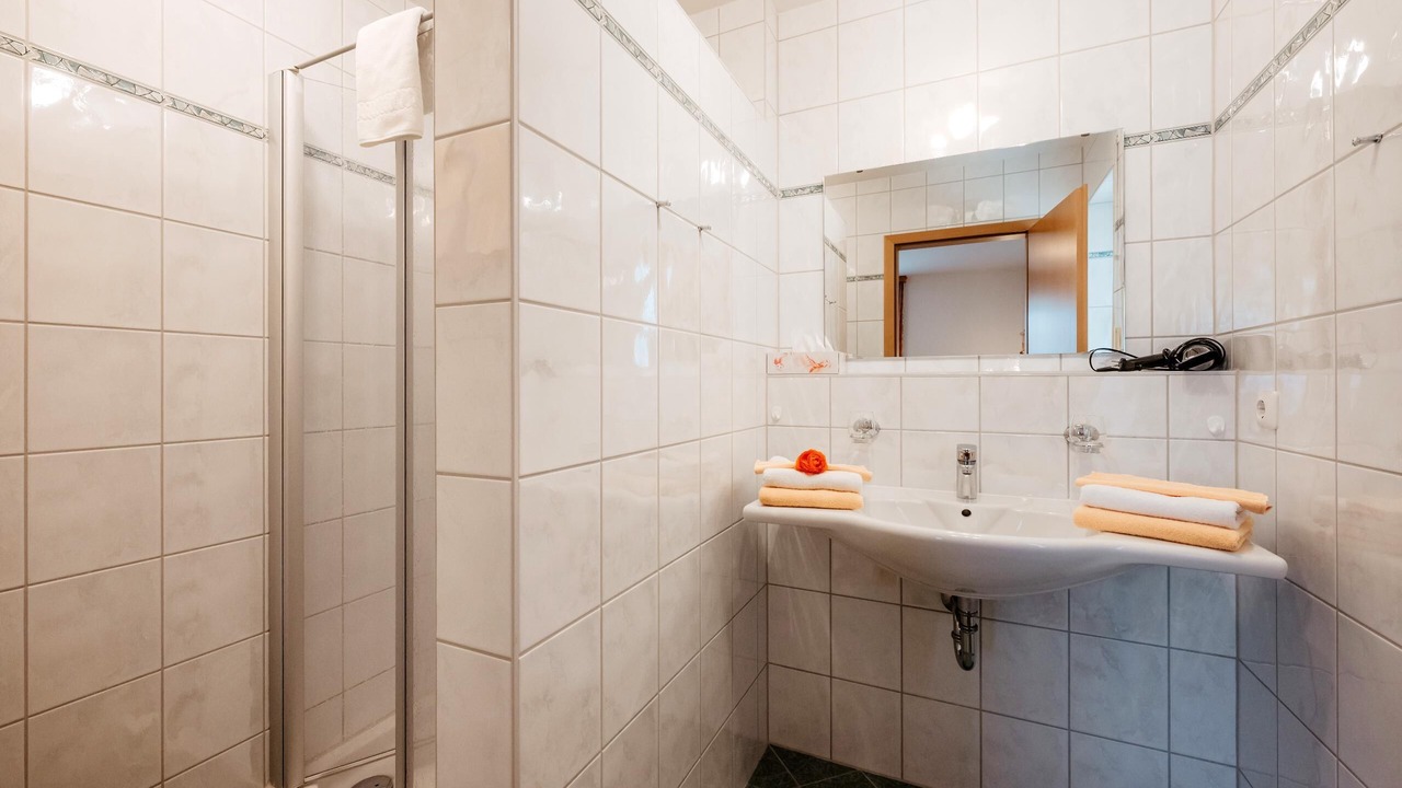 Photo of Bathroom in Wurding