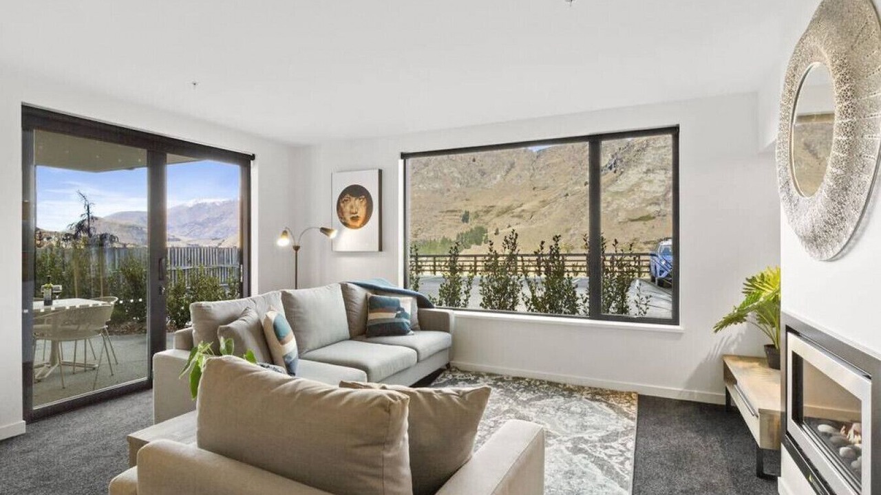 Photo of Livingroom in Arthur's Point