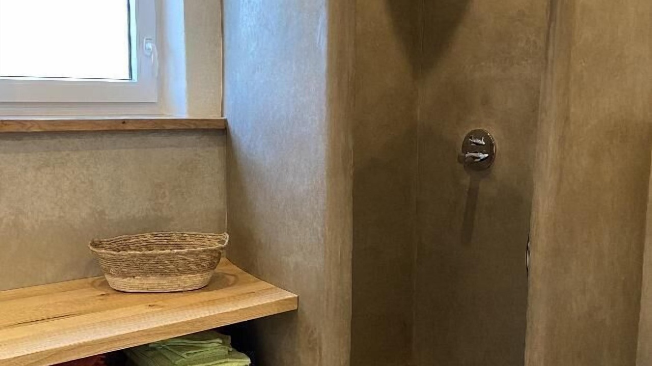 Photo of Bathroom in Posing