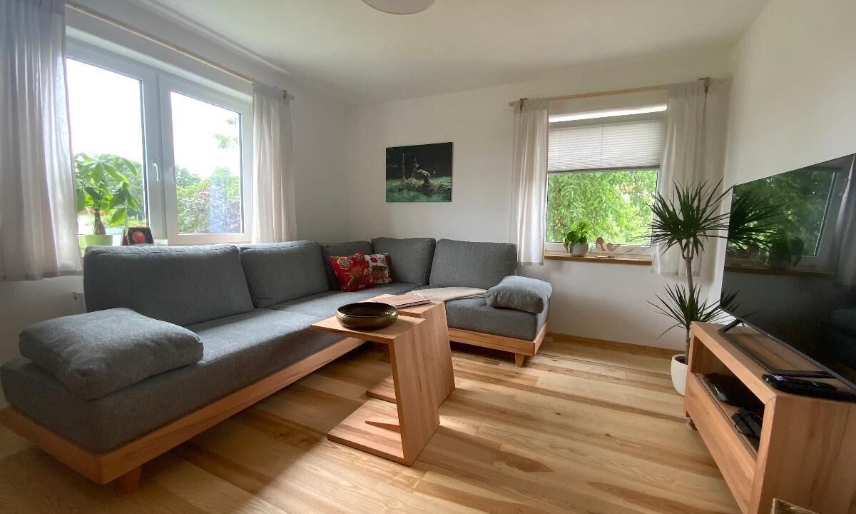 Photo of Livingroom in Posing