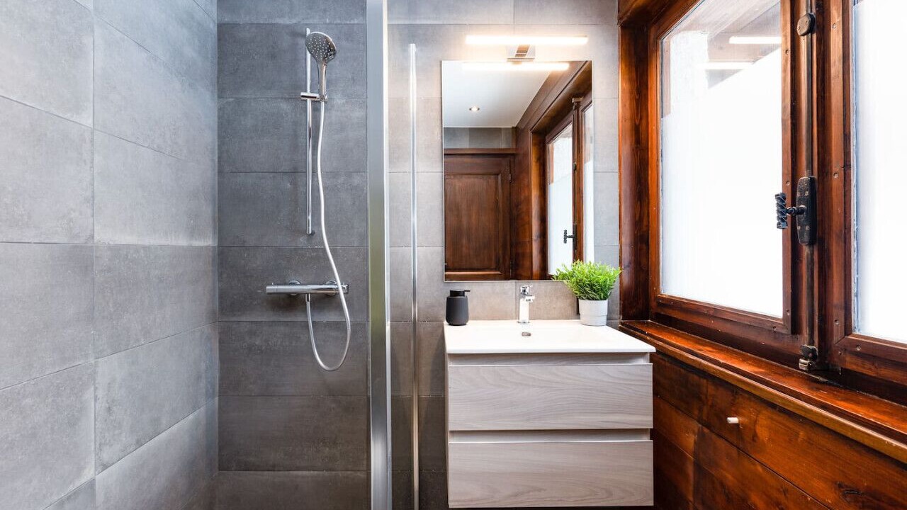 Photo of Bathroom in Les Praz-de-Chamonix