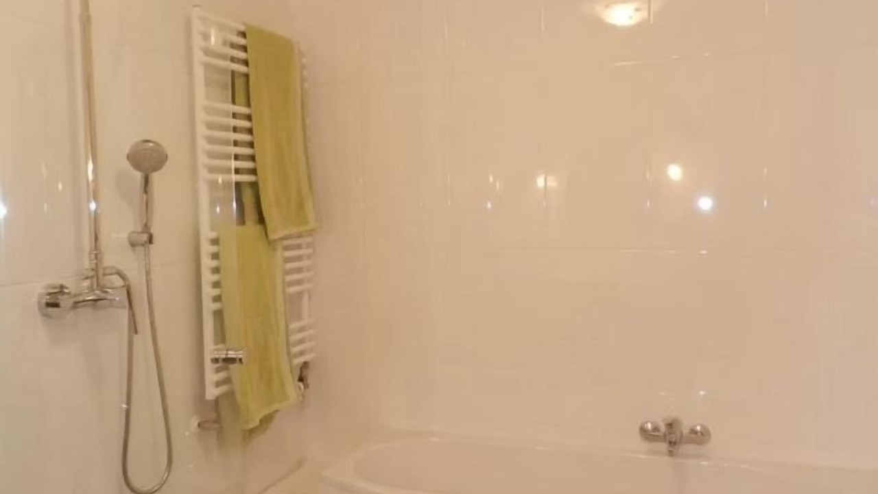Photo of Bathroom in Egglham