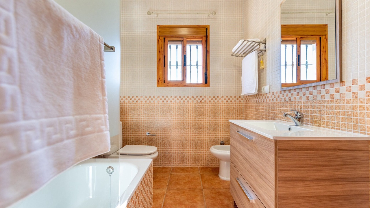 Photo of Bathroom in Almogia