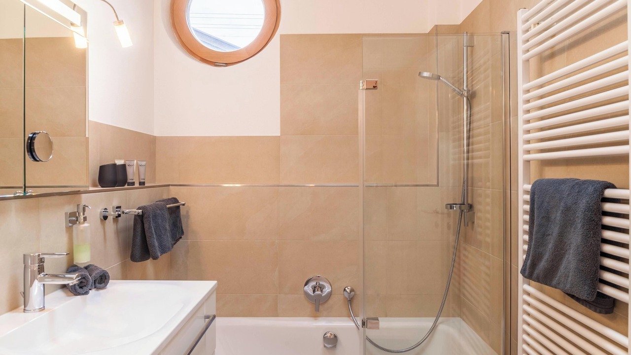 Photo of Bathroom in Farchant