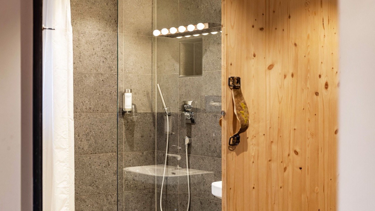 Photo of Bathroom in Farchant