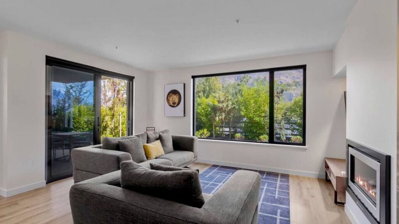 Photo of Livingroom in Arthur's Point