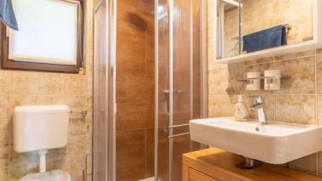 Photo of Bathroom in Arrach