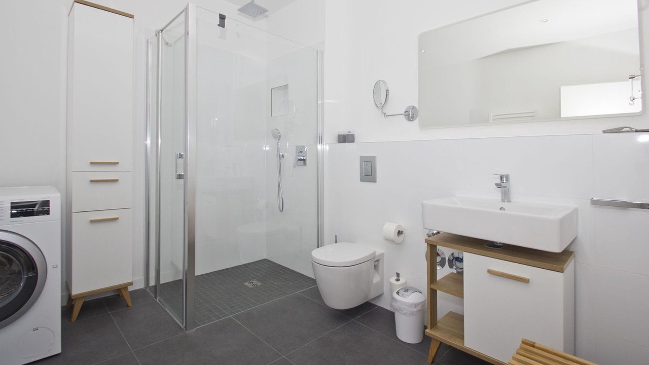 Photo of Bathroom in Gross Zicker