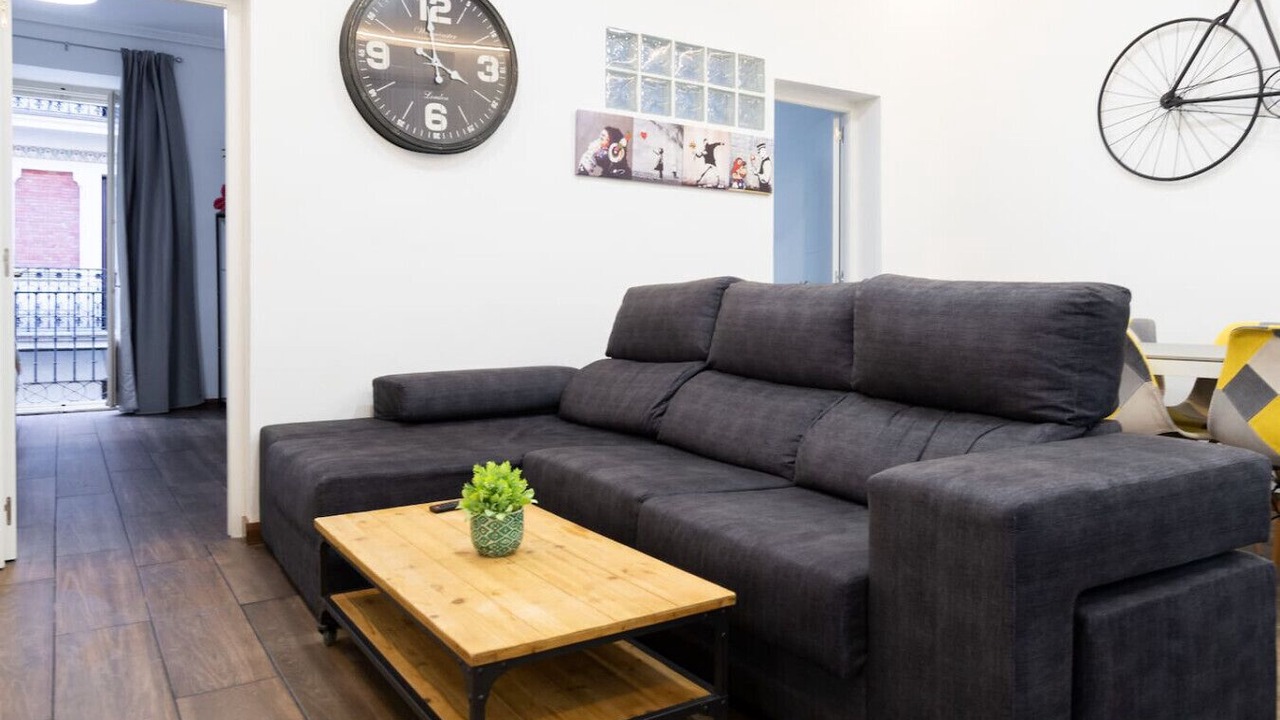 Photo of Livingroom in Golden Triangle of Art