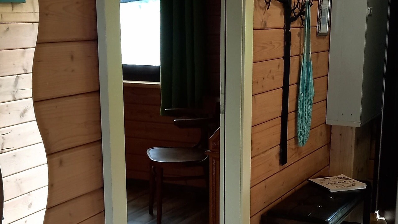 Photo of Others in Haus im Wald