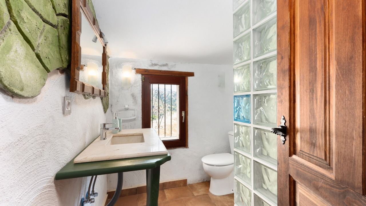Photo of Bathroom in Almogia