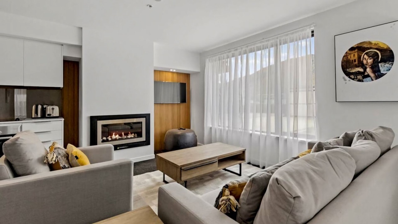 Photo of Livingroom in Arthur's Point