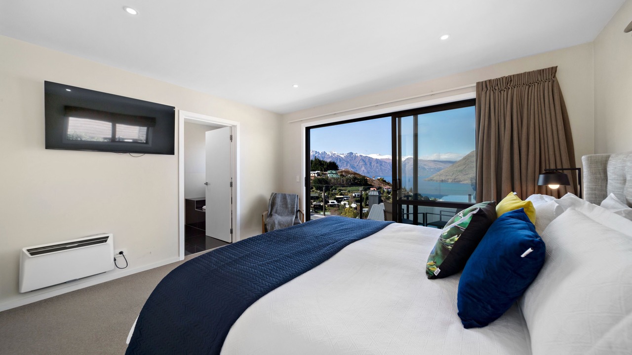Photo of Bedroom in Queenstown